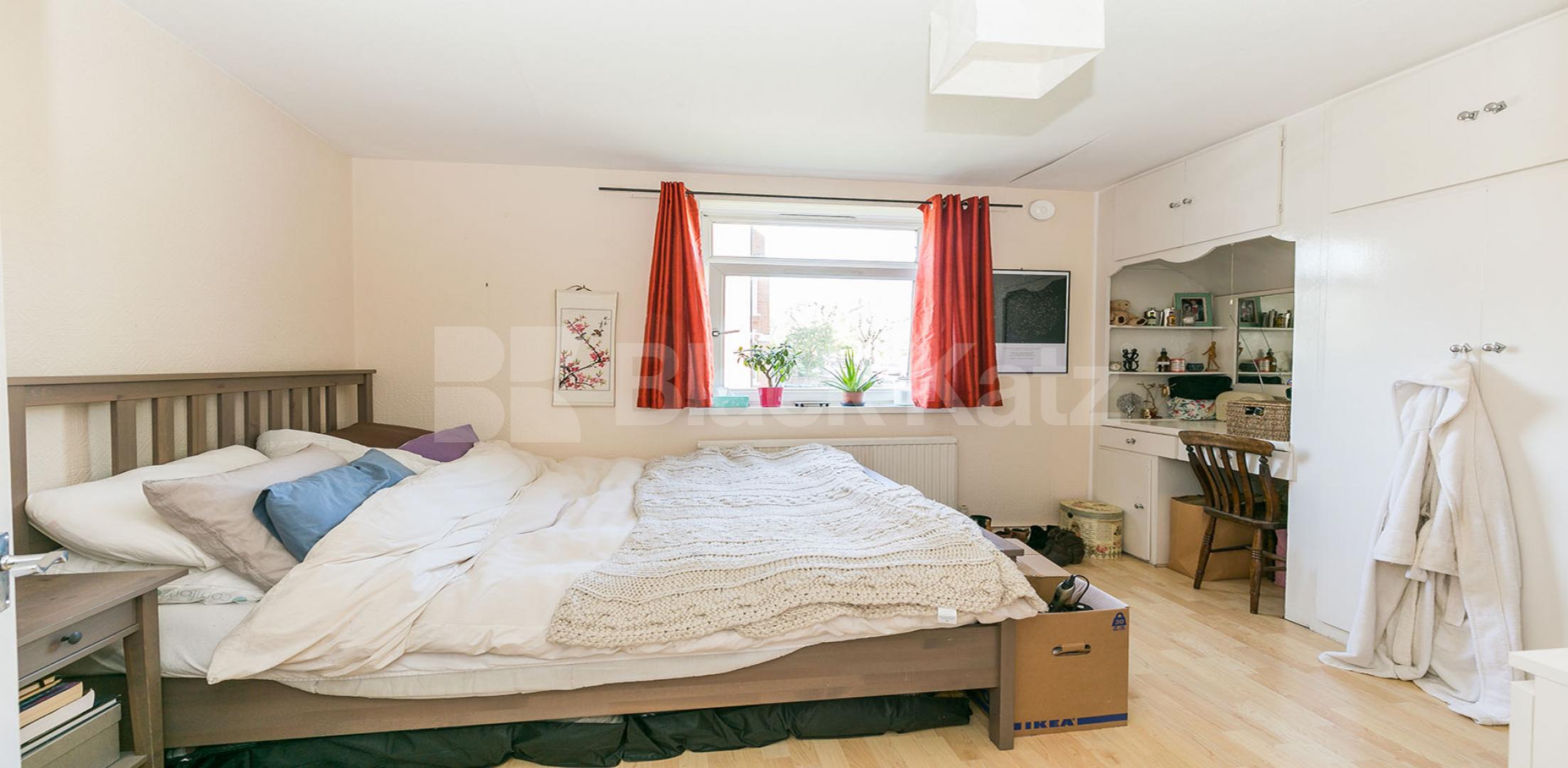 			New Instruction!, 2 Bedroom, 1 bath, 1 reception Flat			 Crouch Hall Road, Crouch End